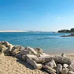 Des Ecureuils By Interhome * לנטון