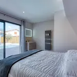 Des Ecureuils By Interhome וילה לנטון