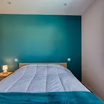 Des Ecureuils By Interhome * לנטון