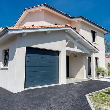 Des Ecureuils By Interhome * Lanton