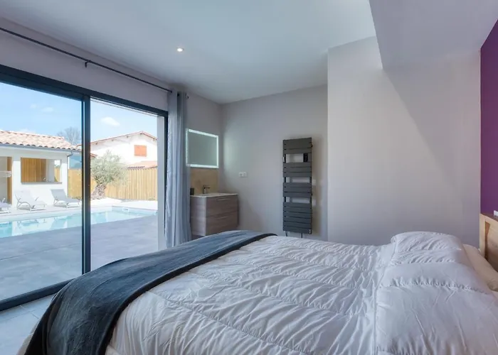 Des Ecureuils By Interhome Vila Lanton