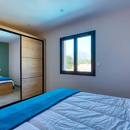 Des Ecureuils By Interhome