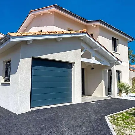 Des Ecureuils By Interhome * Lanton