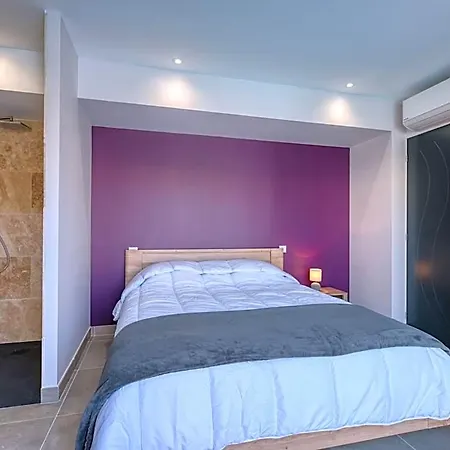 Des Ecureuils By Interhome Vila *