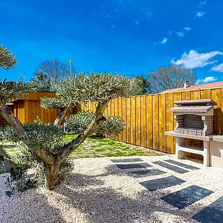 Vila Des Ecureuils By Interhome *