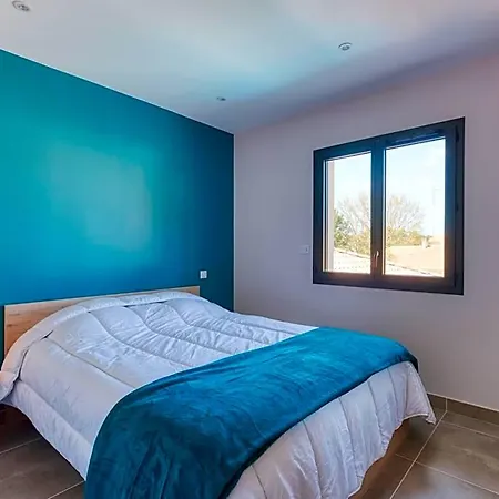 Des Ecureuils By Interhome Lanton