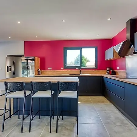 Des Ecureuils By Interhome